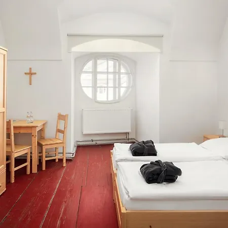 Dum Hostu Klaster 3*