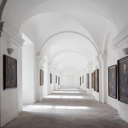 Dům Hostů Klášter Hotel