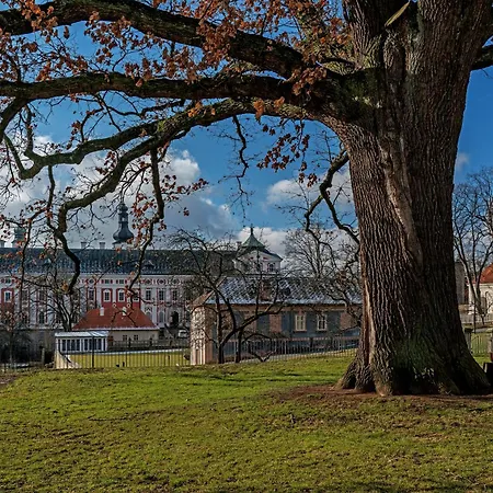 Hotel Dům Hostů Klášter 3*