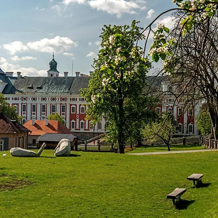 Dům Hostů Klášter Hotel Broumov