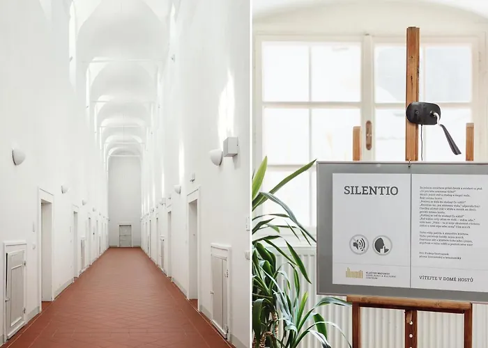 Dum Hostu Klaster Broumov