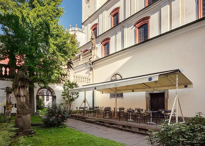 Dum Hostu Klaster 3* Broumov