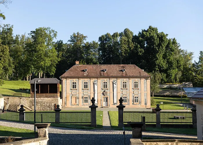 Dum Hostu Klaster Broumov