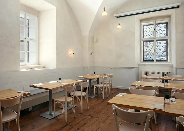 Dum Hostu Klaster Broumov