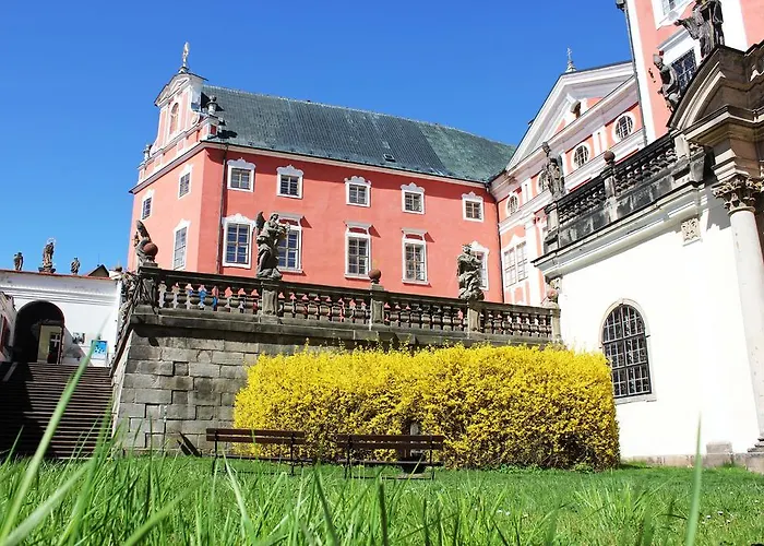 Dum Hostu Klaster Hotel 3*